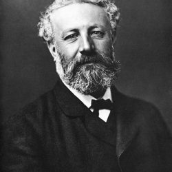 Jules Verne - portrét - Nadar [Public domain or Public domain], via Wikimedia Commons